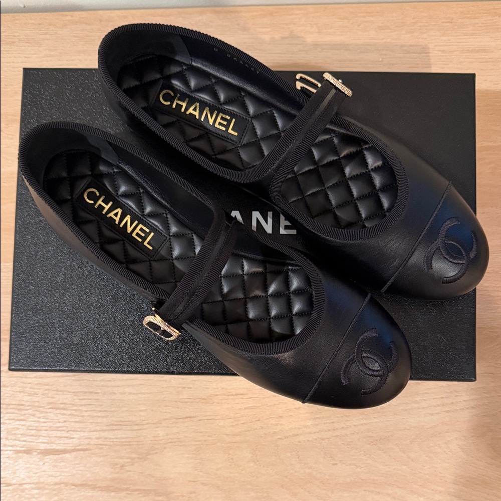 Chanel Black Quilted Flats